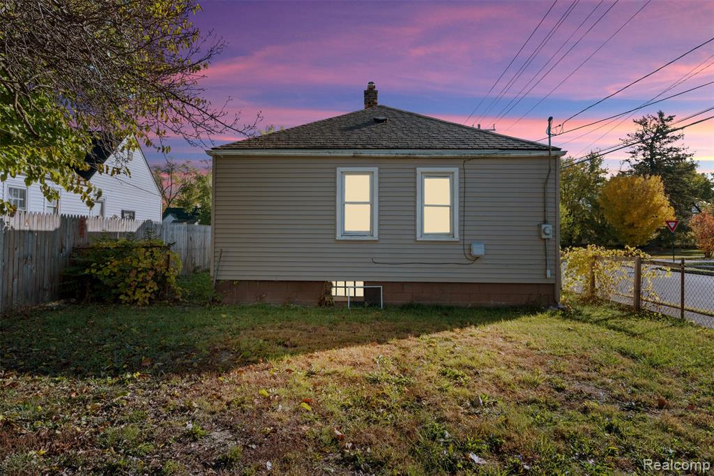 8203 Brace Street, Detroit, MI 48228 — Photo 23