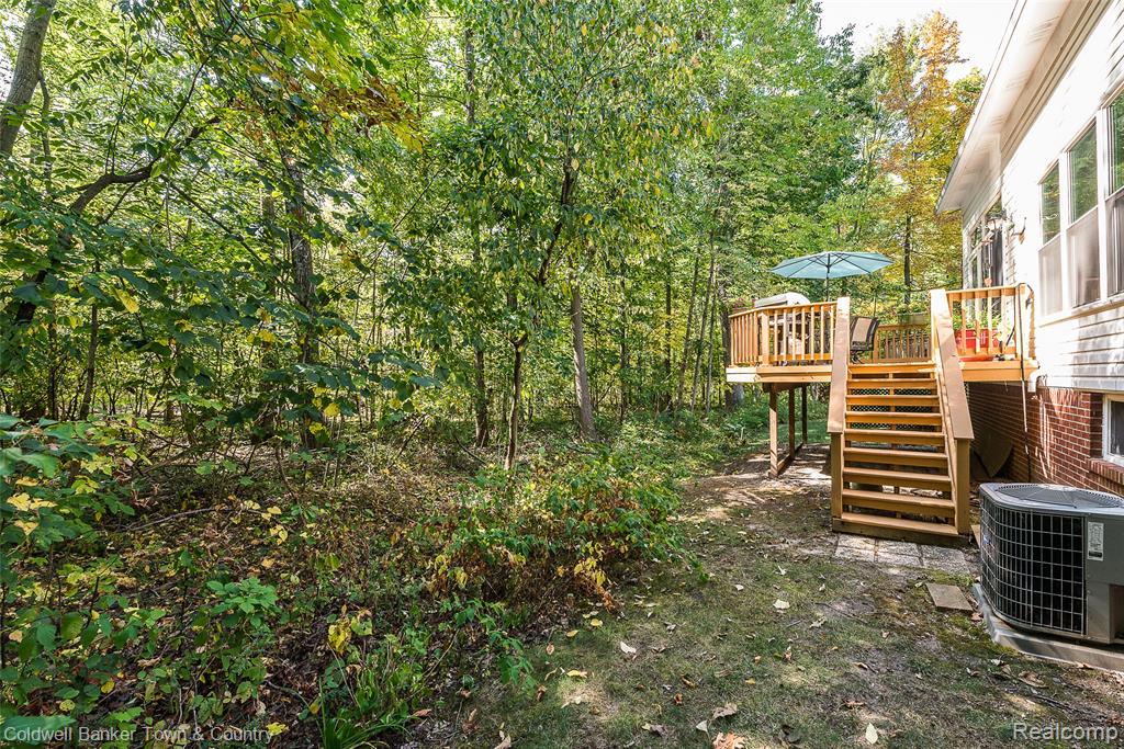 642 Chestnut Drive, Wixom, MI 48393 — Photo 12