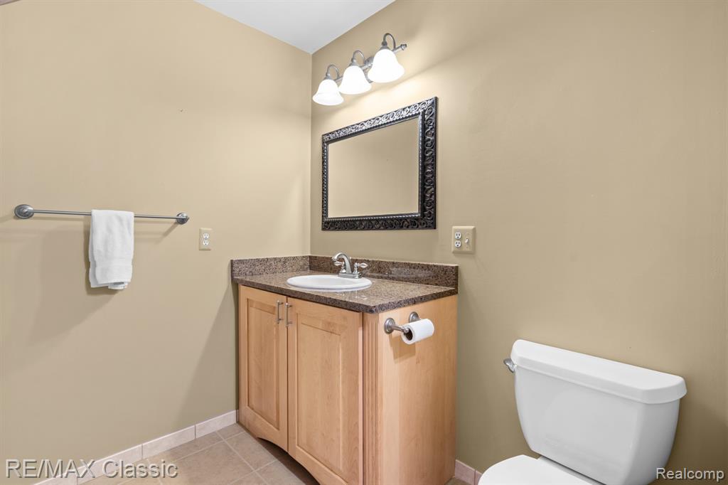 23127 Farmington Road, Farmington, MI 48336 — Photo 30