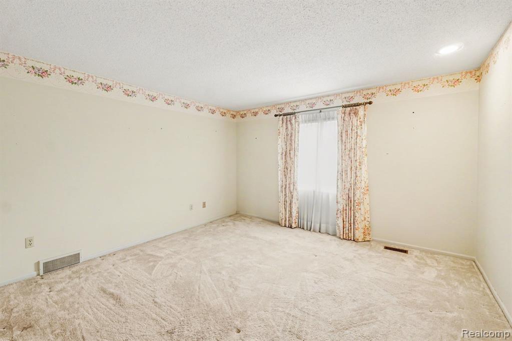 10391 Hills Lane Drive, Goodrich Vlg, MI — Photo 22