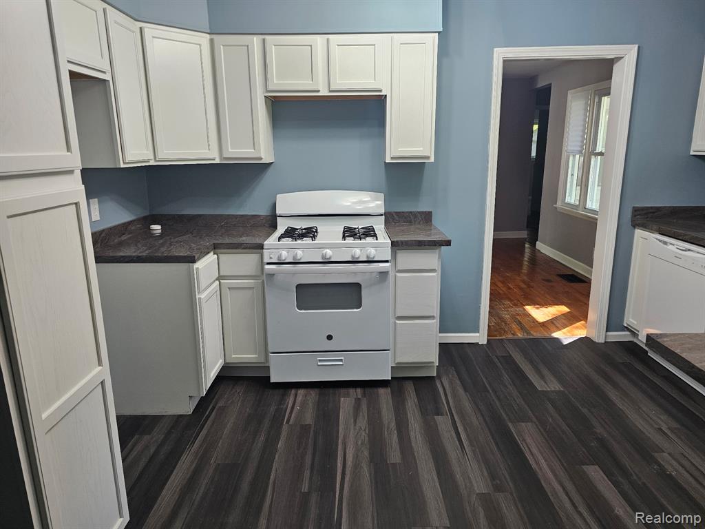 1260 Gilbert Street, Flint, MI 48532 — Photo 11