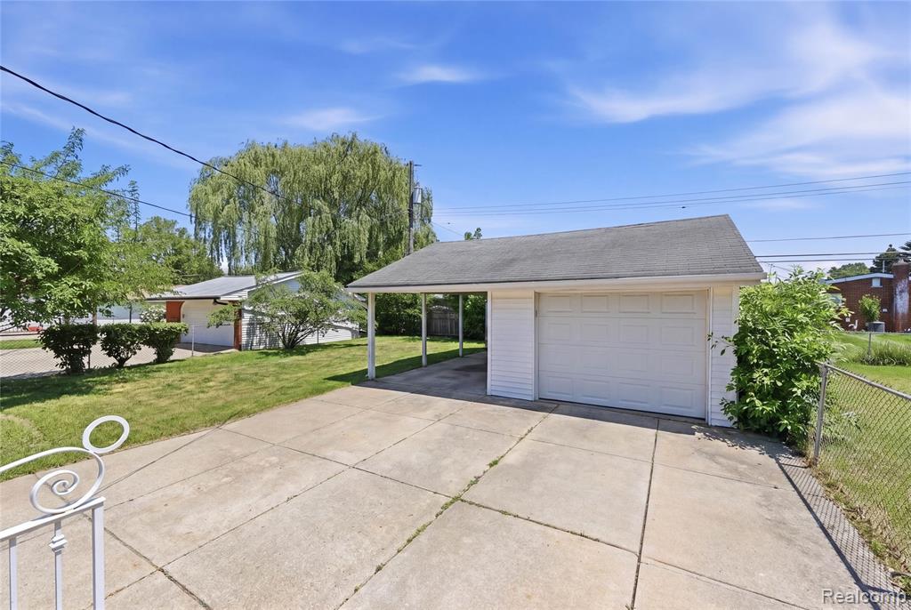 28832 Los Olas Drive, Warren, MI 48093 — Photo 24