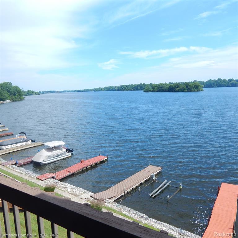 812 cliffs Drive, Ypsilanti, MI 48198 — Photo 43