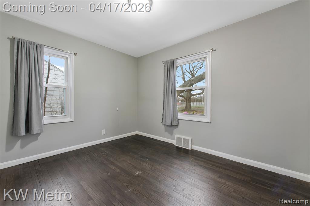 4289 Oakshire Avenue, Berkley, MI 48072 — Photo 8