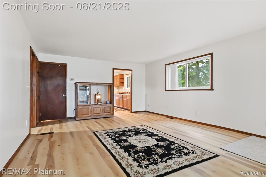 5504 Wildwood Drive, Howell, MI 48843 — Photo 6