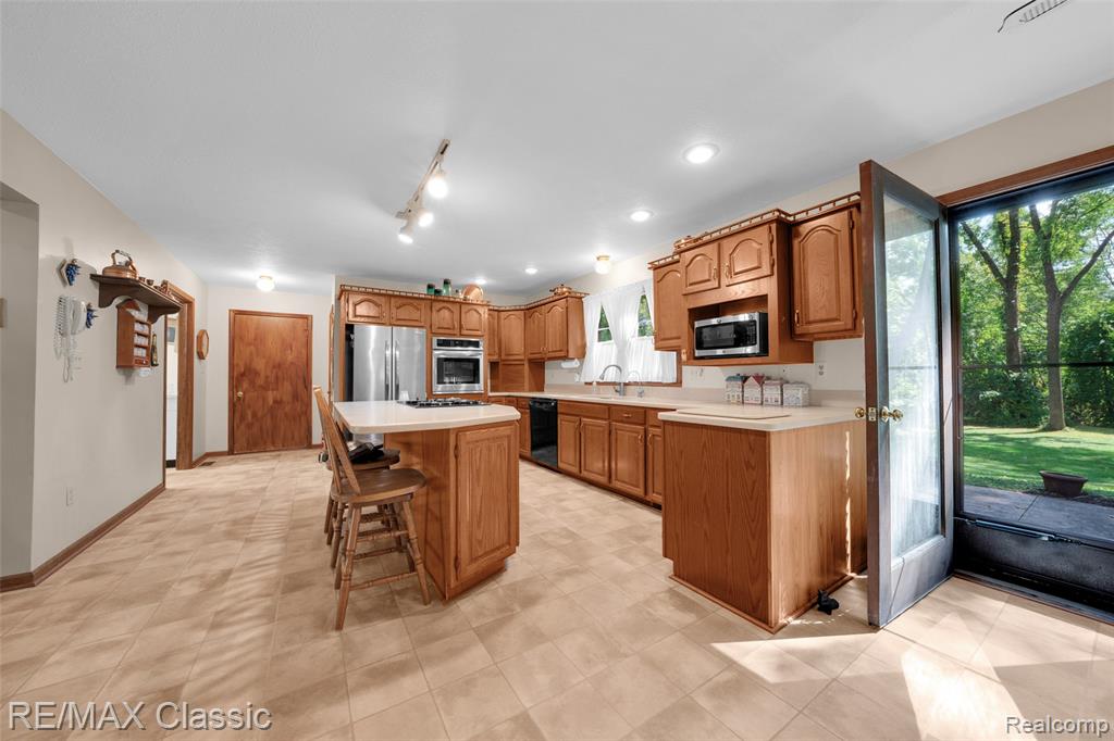 43421 Cottisford Street, Novi, MI 48167 — Photo 27