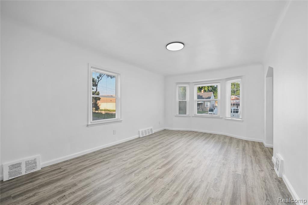 8671 Rosemont Avenue, Detroit, MI 48228 — Photo 10