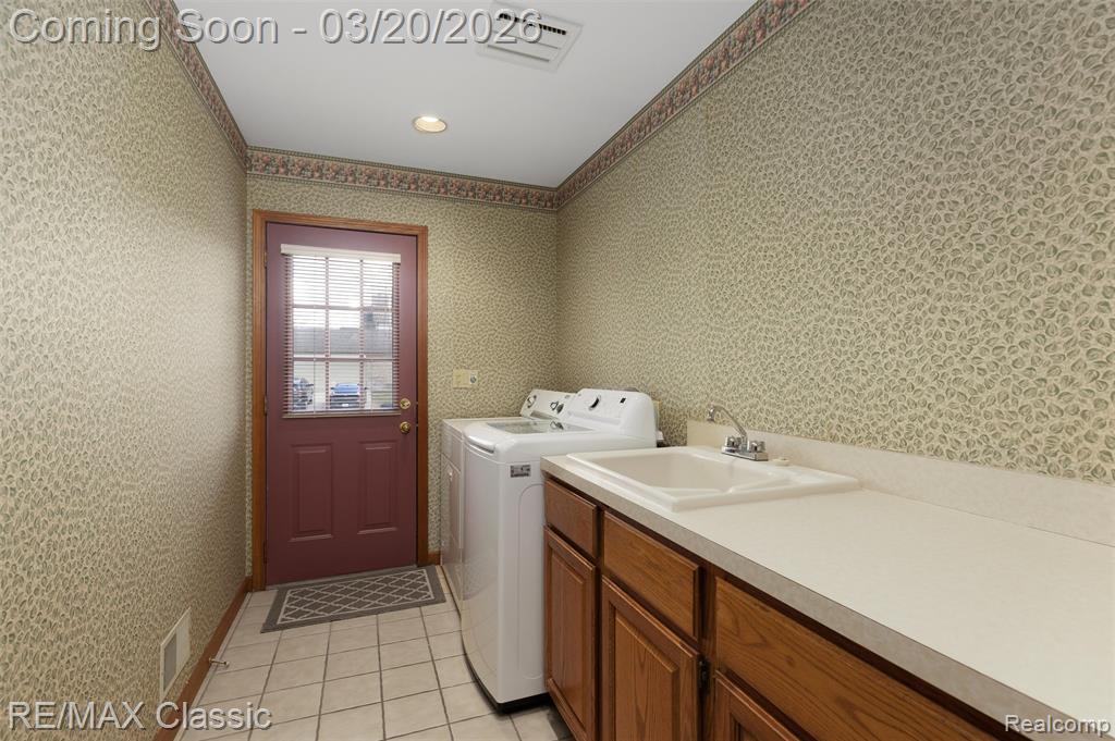 45105 Dunbarton Drive, Novi, MI — Photo 30