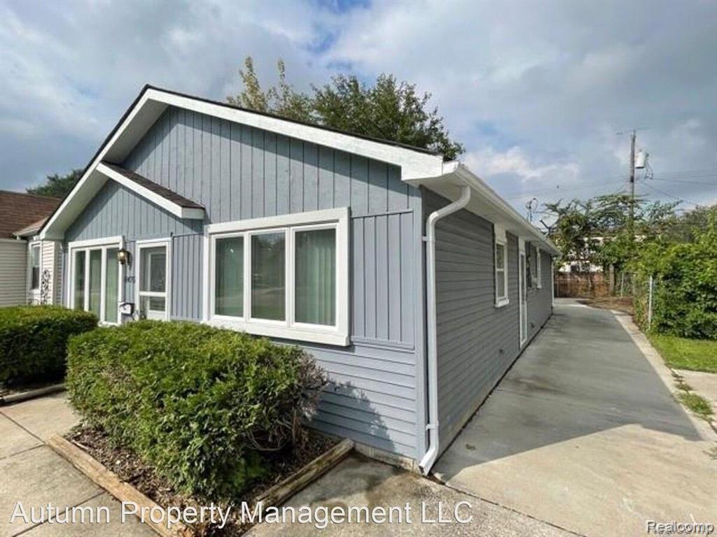 8475 ESSEX Avenue, Warren, MI 48089 — Photo 2