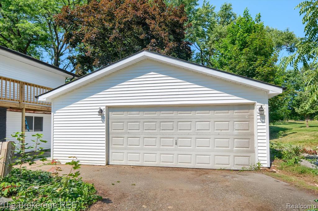 1401 Hillside Drive, Flint, MI 48532 — Photo 40