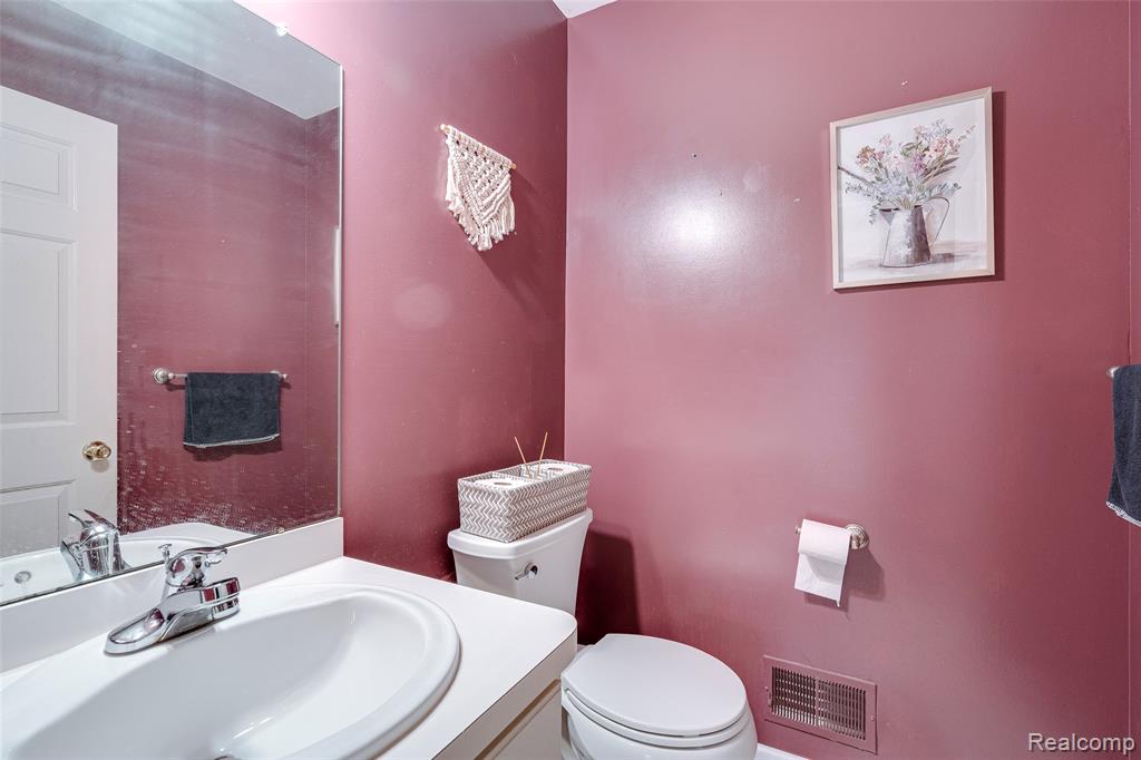 834 Natures Cove Court, Wixom, MI — Photo 13