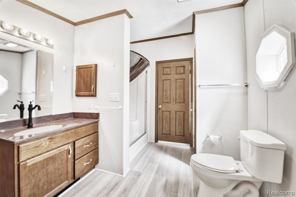 917 E HOADLEY Street, MI 49802 — Photo 34