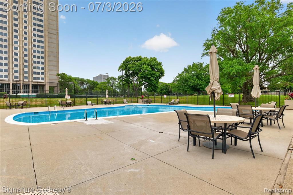 1300 E Lafayette Street, 912, Detroit, MI 48207 — Photo 36