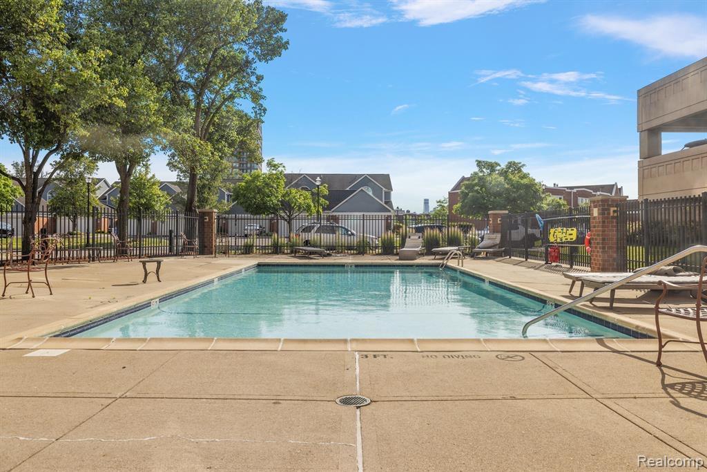 250 E Harbortown Drive, 1104, Detroit, MI 48207 — Photo 17