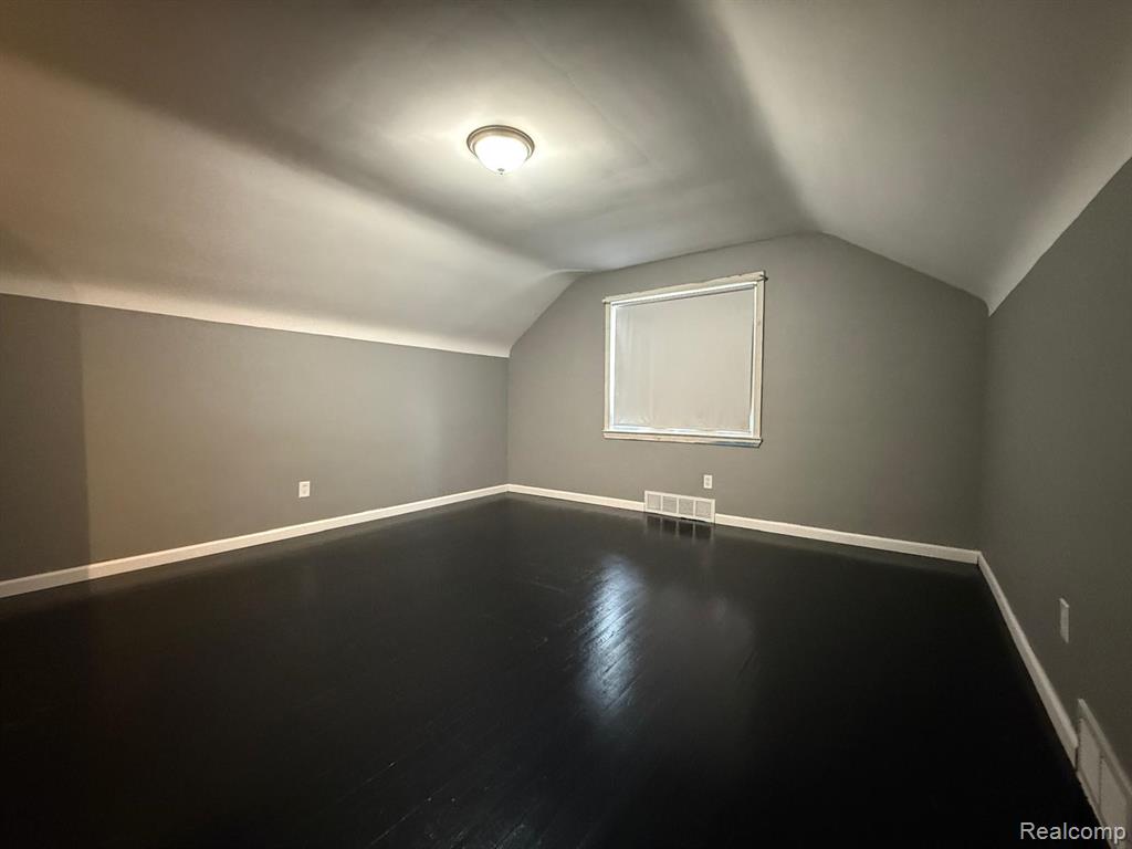 8427 Virgil Street, Dearborn Heights, MI 48127 — Photo 5