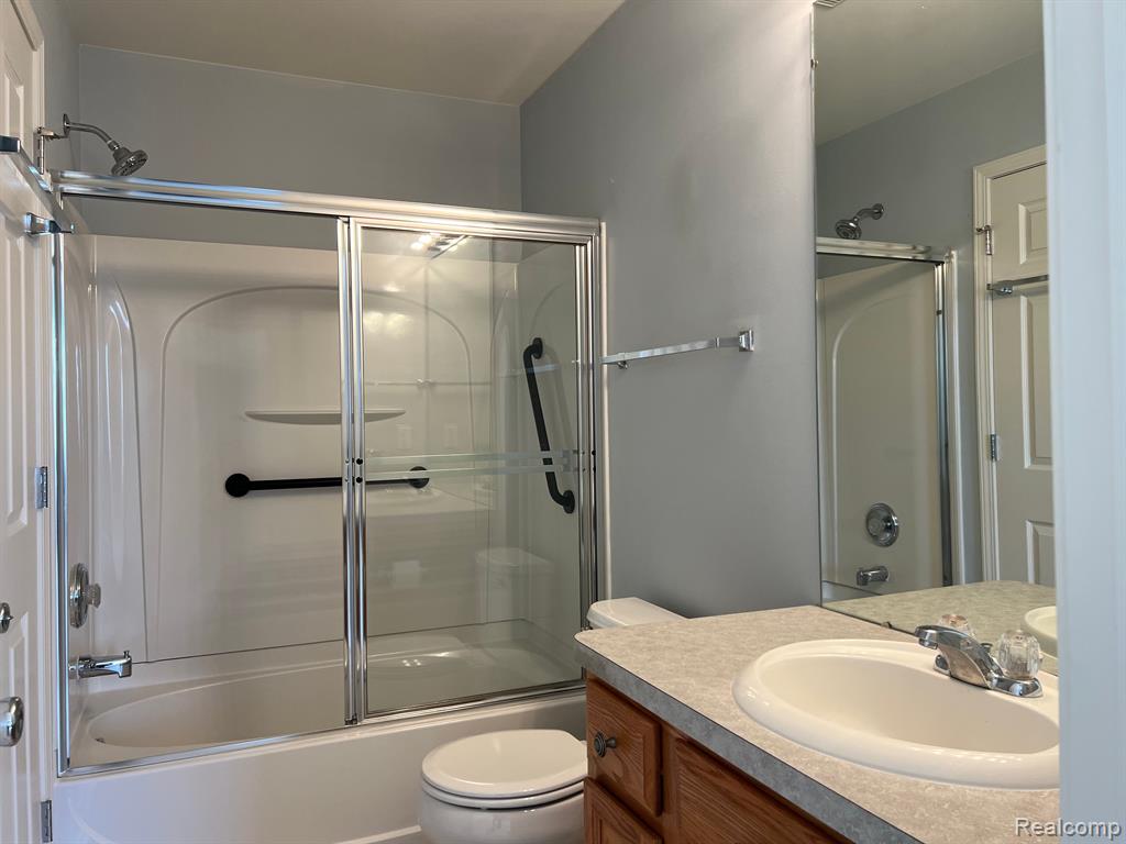 26652 KIRKWAY Drive, Woodhaven, MI 48183 — Photo 25