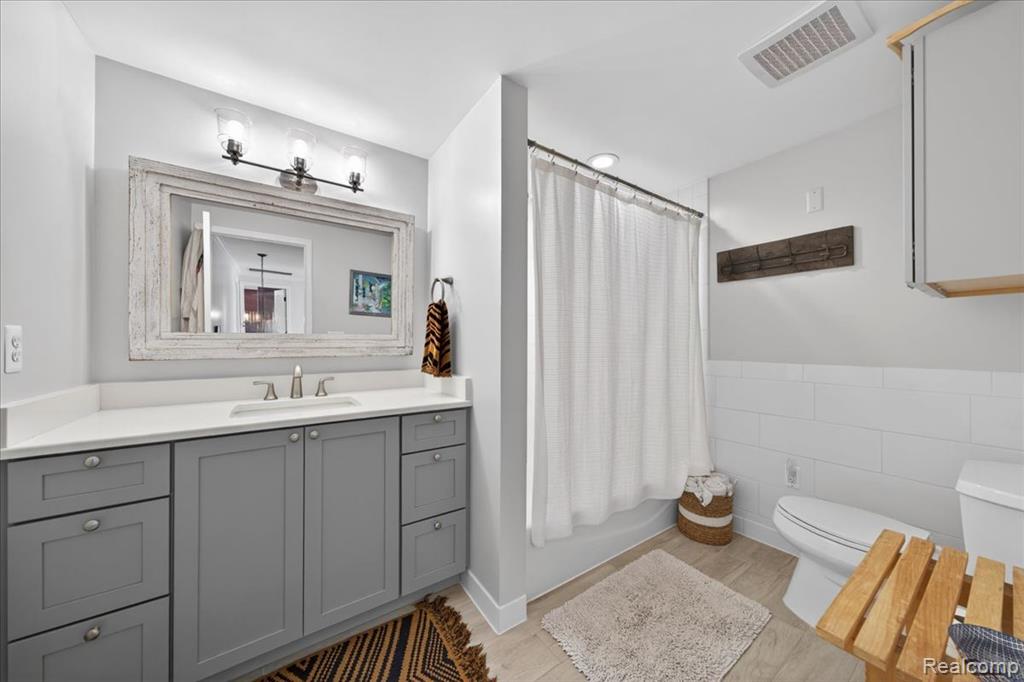 7025 Cedarbank Drive, West Bloomfield, MI 48324 — Photo 22