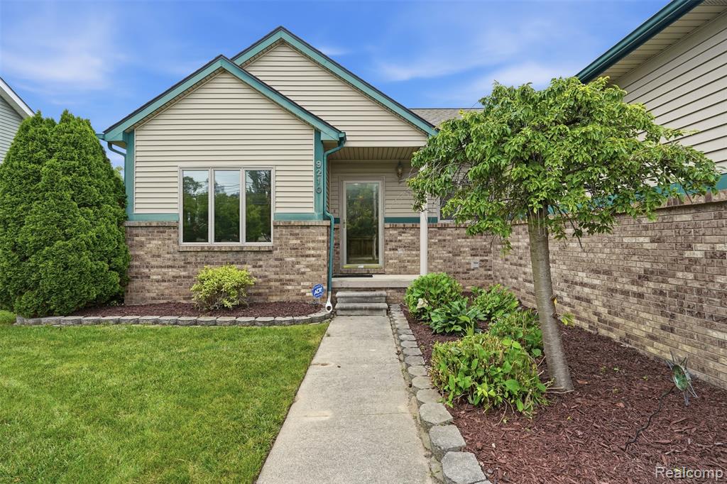 9210 Newburgh Road, Livonia, MI 48150 — Photo 2