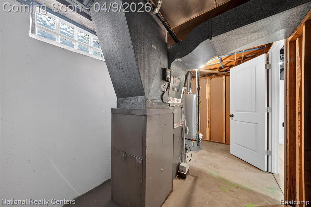 205 Royal Park Lane, Madison Heights, MI 48071 — Photo 39