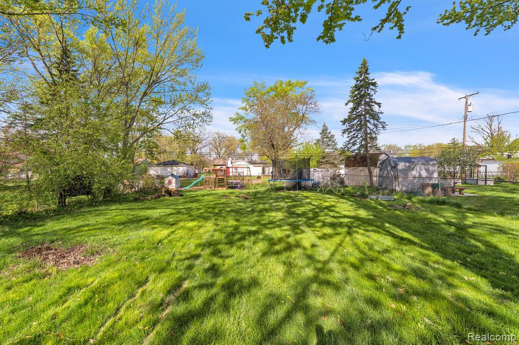17836 Poplar Street, Riverview, MI 48193 — Photo 18