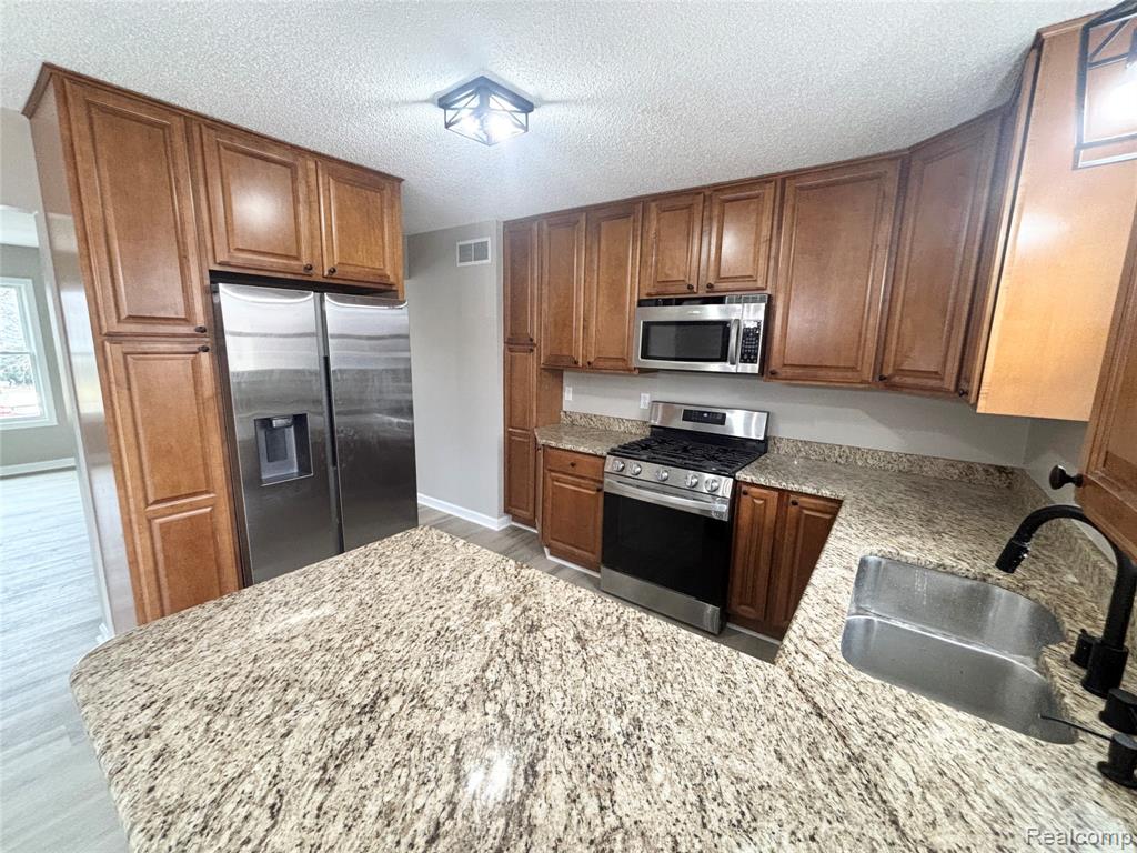 8644 Lillian Drive, Newport, MI 48166 — Photo 3