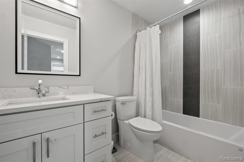 4001 Elmhurst Road, Waterford, MI 48328 — Photo 14