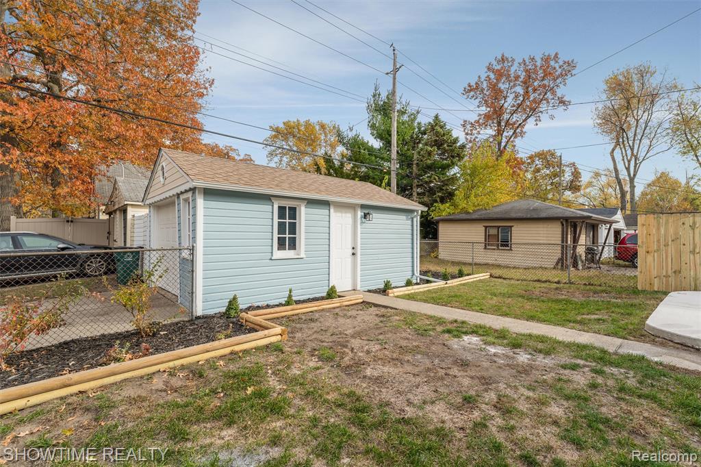 860 Gardendale Street, Ferndale, MI 48220 — Photo 31