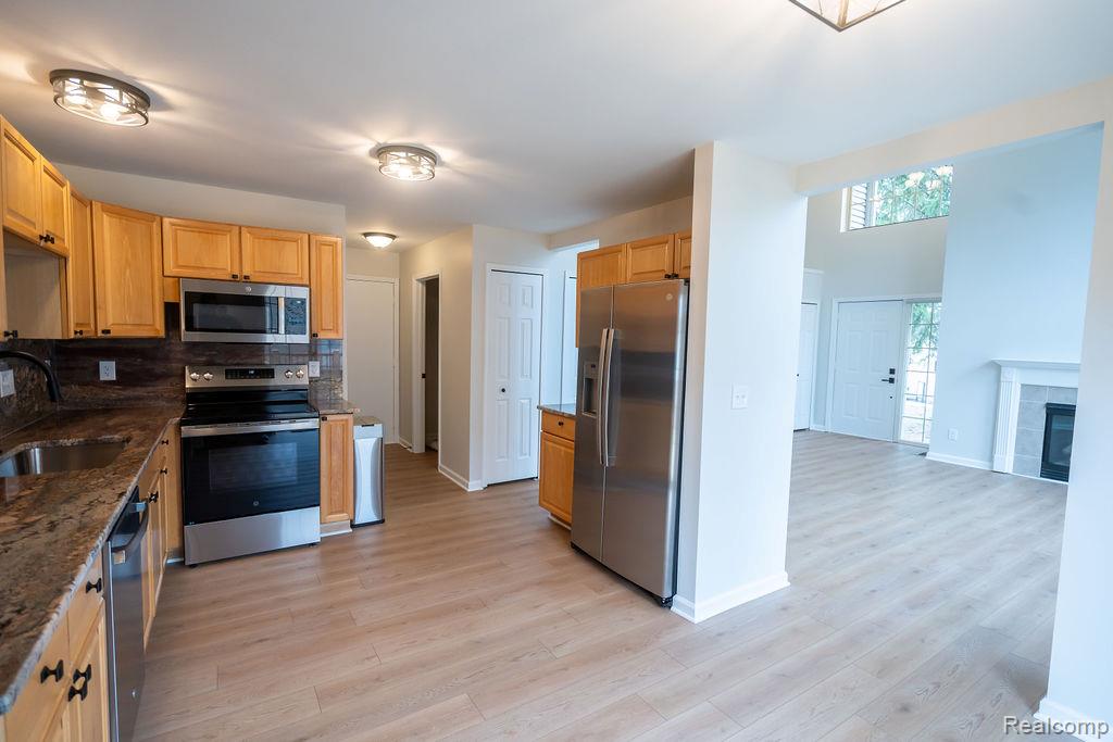 23869 McCort Drive, Flat Rock, MI 48134 — Photo 15
