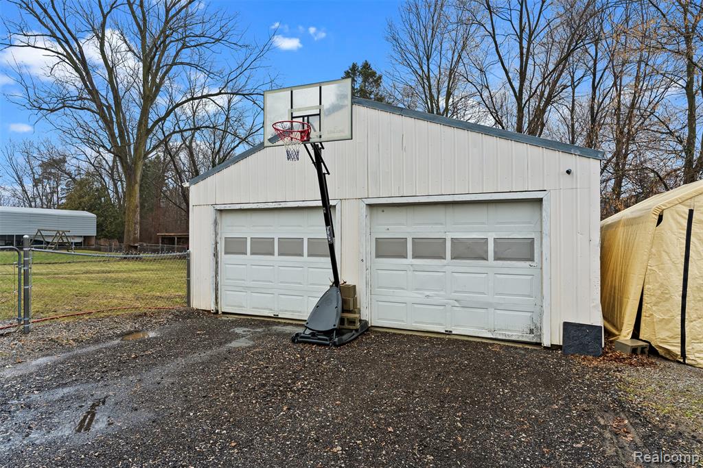 7250 Frances Road, Flushing, MI 48433 — Photo 6