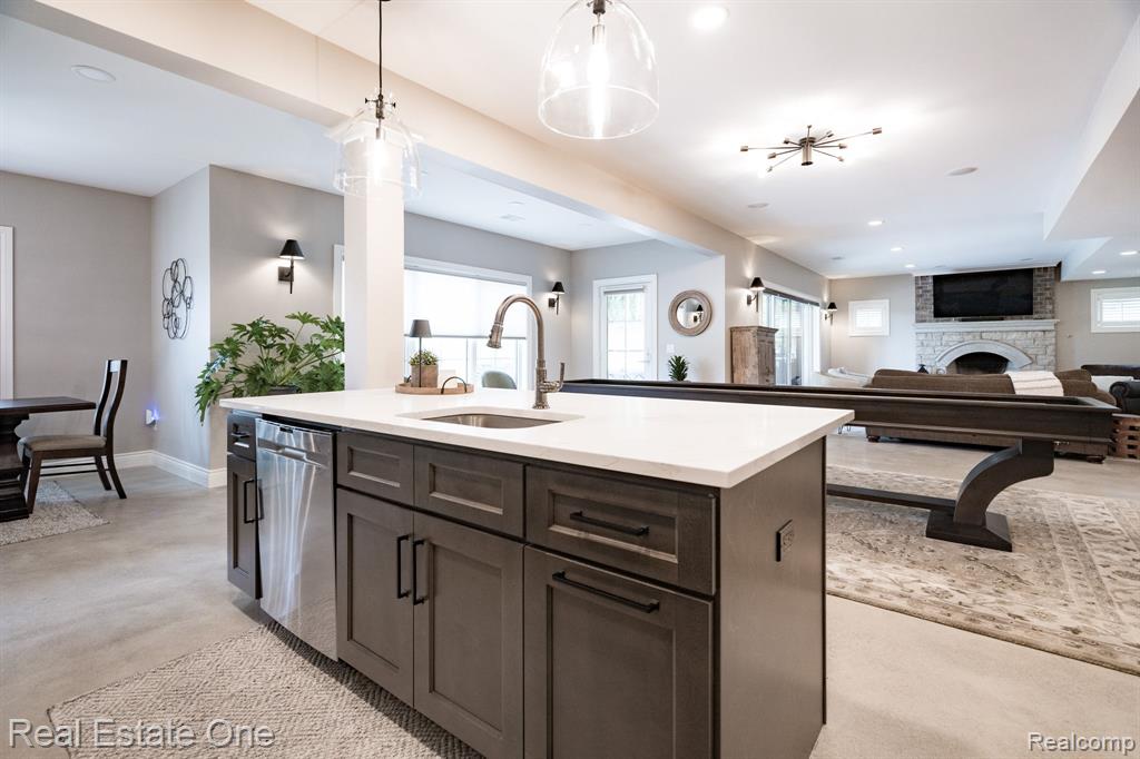 5525 Avington Parkway, Clarkston, MI 48348 — Photo 45