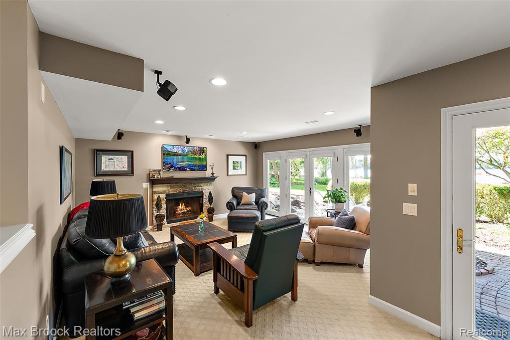 4875 Old Orchard Trail, Orchard Lake Village, MI 48324 — Photo 37