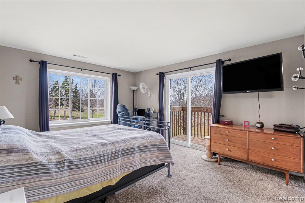 946 Country Club Drive, Saint Clair Shores, MI 48082 — Photo 9