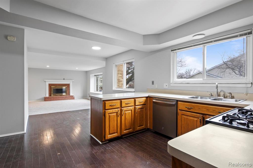 46749 Camelia Drive, Canton, MI 48187 — Photo 12