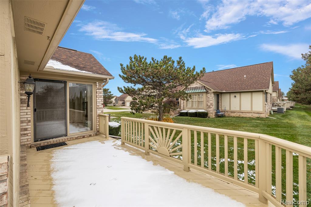 42590 Schienle Lane, Clinton Twp, MI 48038 — Photo 7