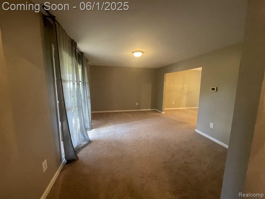 749 DUNEDIN Court, Rochester Hills, MI 48309 — Photo 2