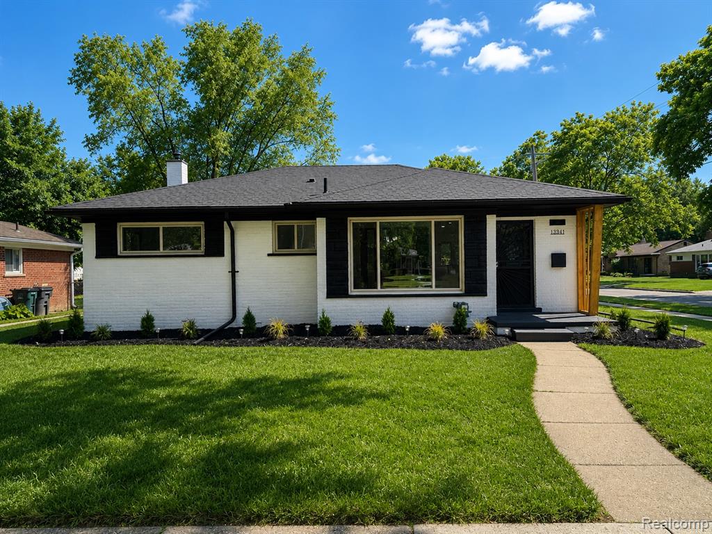 13941 Pearson Street, Oak Park, MI 48237