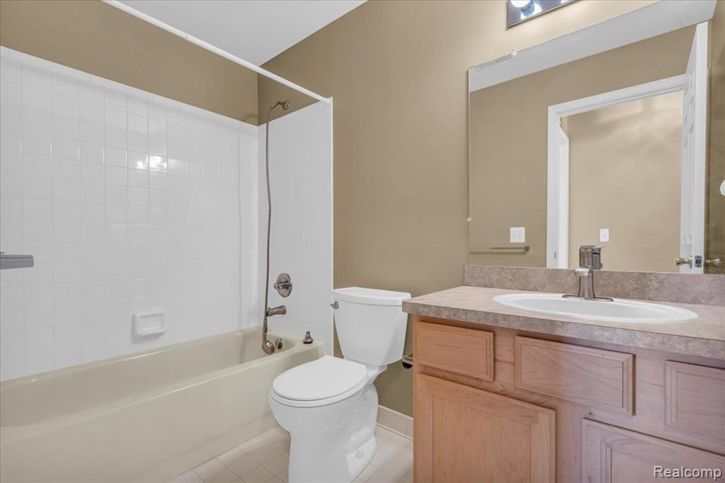 51641 Hale Lane, Chesterfield, MI — Photo 21