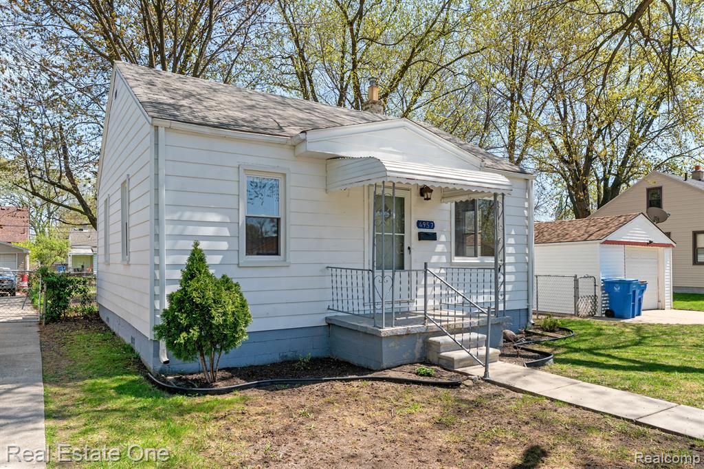 4957 ZIEGLER Street, Dearborn Heights, MI 48125 — Photo 14