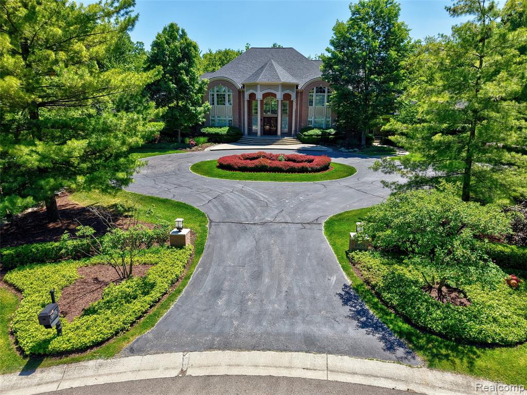 8479 Misty, Grand Blanc, MI 48439 — Photo 2