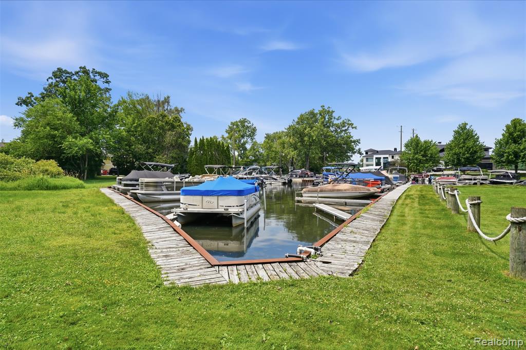 5110 Kitson Lane, West Bloomfield, MI 48324 — Photo 46