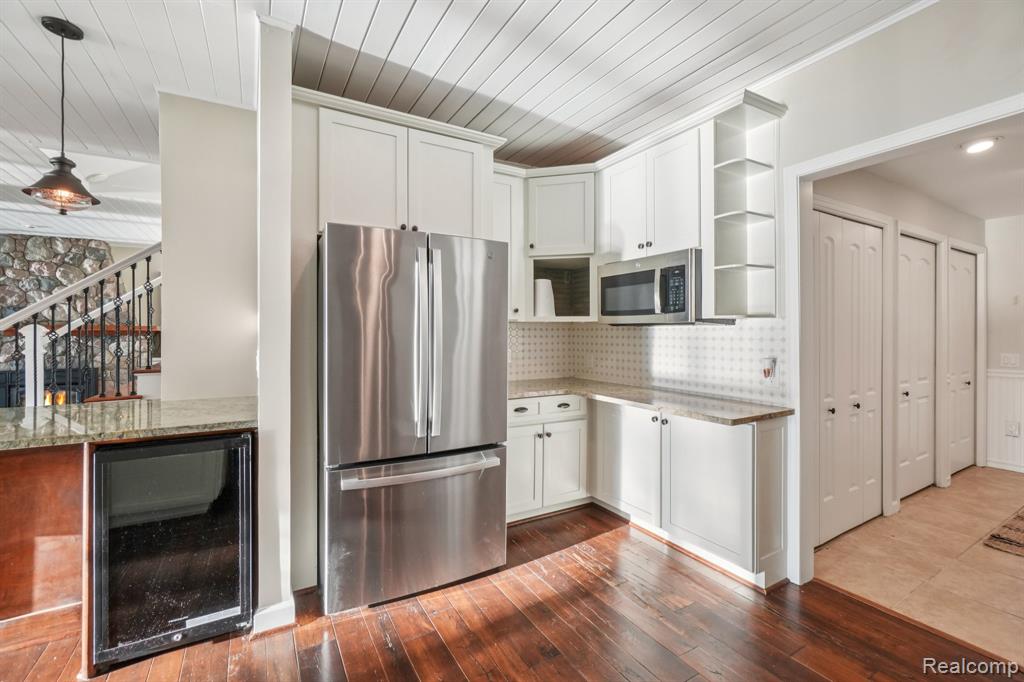 4123 Windiate Park Drive, Waterford, MI 48329 — Photo 15