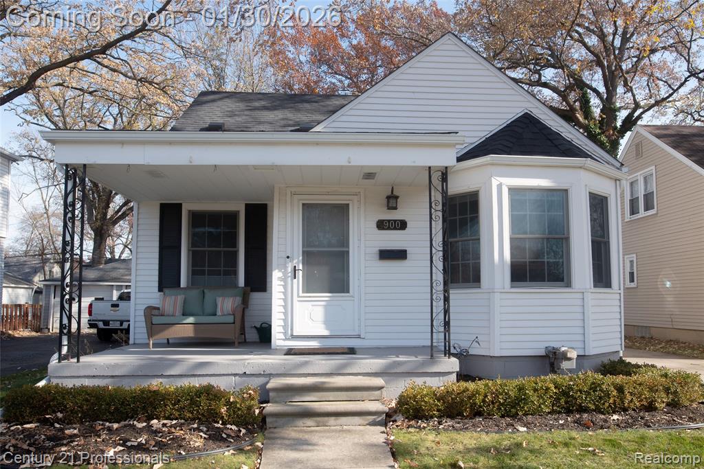 900 N Rembrandt Avenue, Royal Oak, MI 48067 — Photo 2
