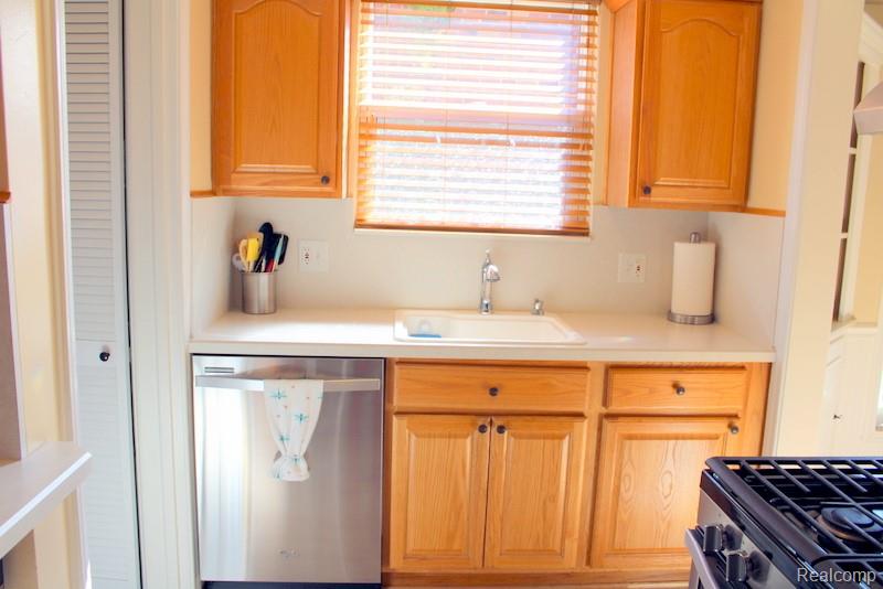 922 New York Avenue, Lincoln Park, MI 48146 — Photo 34