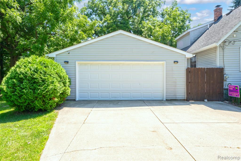 576 Brooks Avenue, Pontiac, MI 48340 — Photo 3