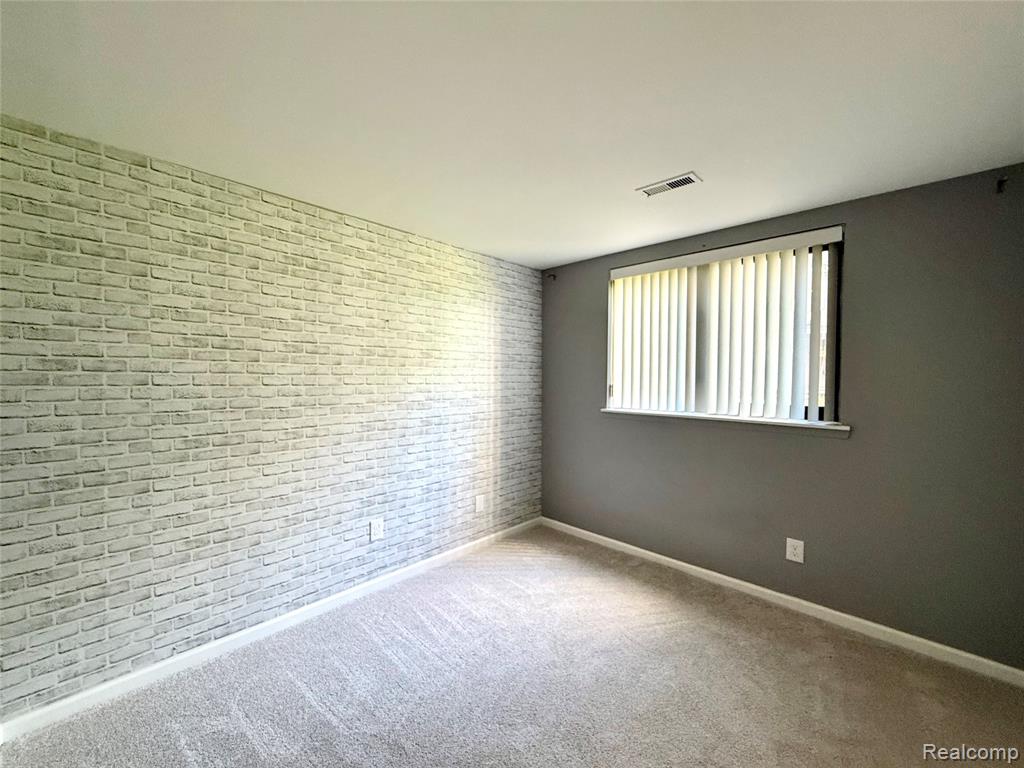 29870 W 12 Mile Road, 703, Farmington, MI 48334 — Photo 22