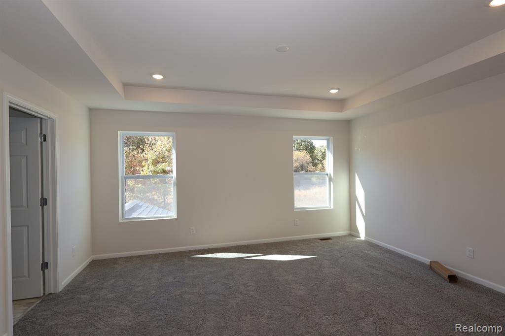 439 Hidden River W, Holly, MI 48442 — Photo 5