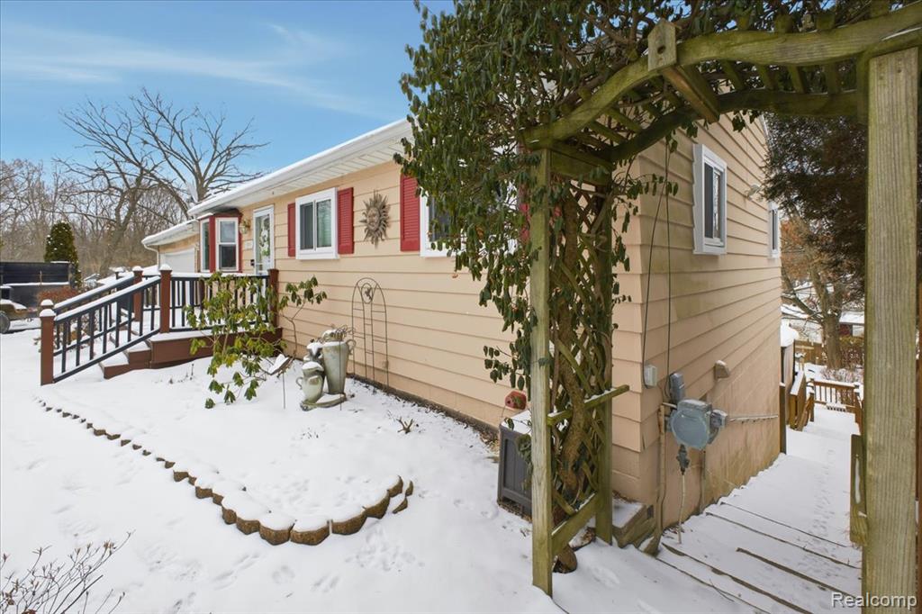 4843 Gilbo Avenue, Waterford, MI 48328 — Photo 4