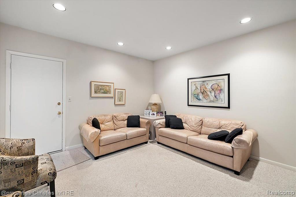 7036 Bridge Way, West Bloomfield, MI — Photo 23