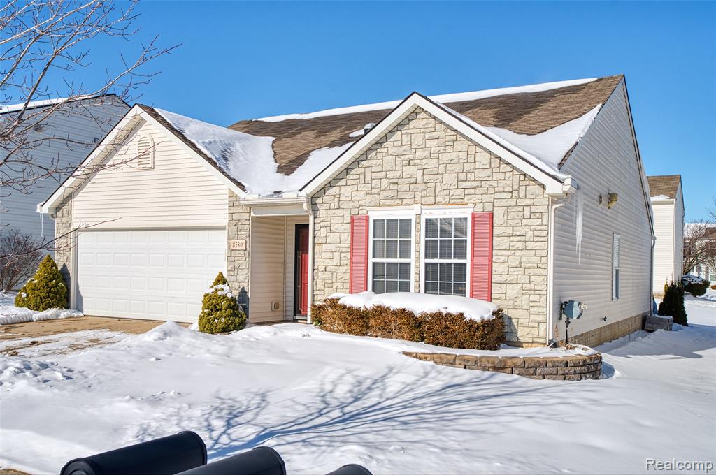 8580 Fox River Drive, Fowlerville, MI 48836 — Photo 2