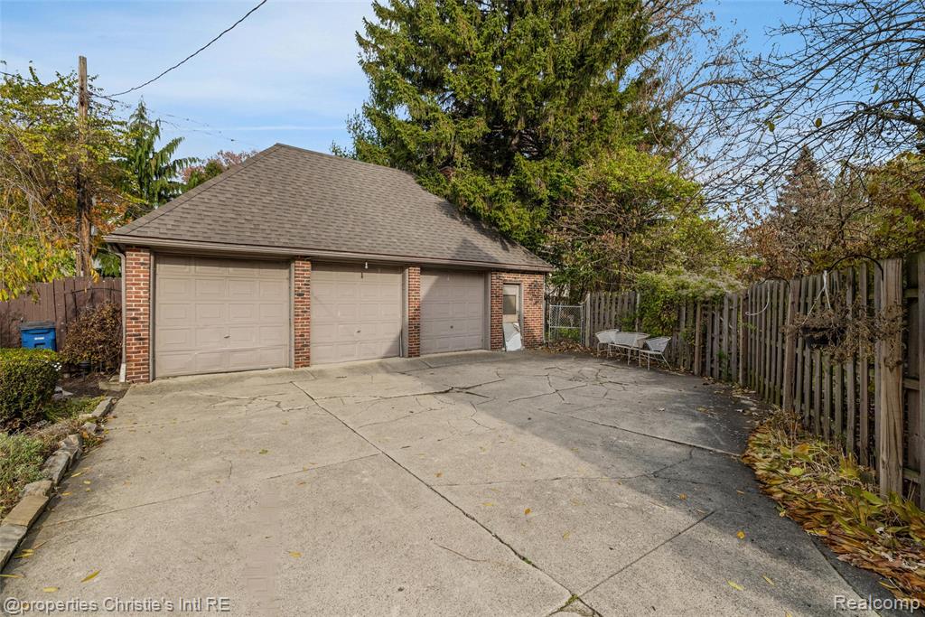 1686 Balmoral Drive, Detroit, MI 48203 — Photo 40
